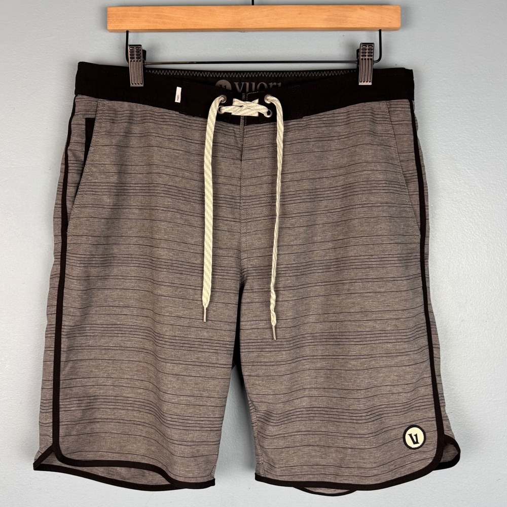 Vuori Cruise Men's 30 Gray Striped Athletic Performance 9" Board Shorts Stretch